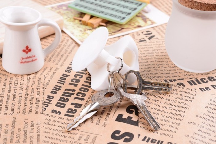 Creative silicone Keychain new mobile phone nose suction cup bracket