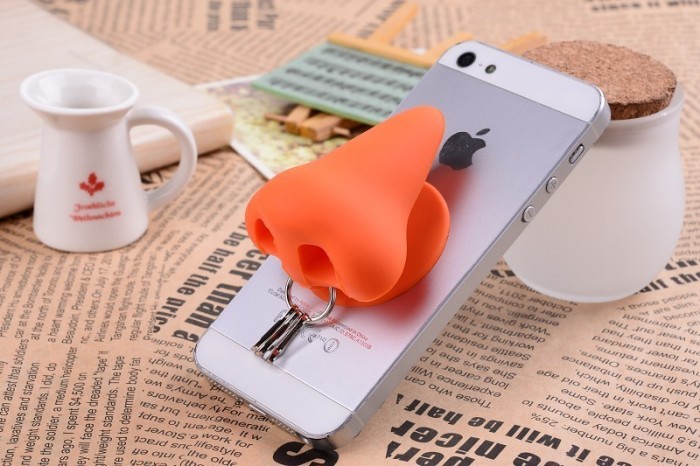 Creative silicone Keychain new mobile phone nose suction cup bracket