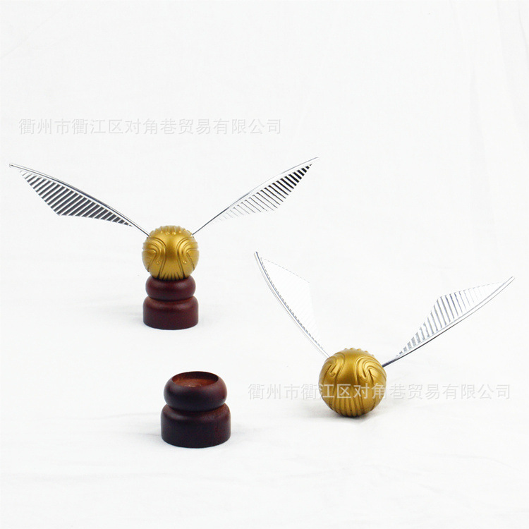 Golden Scoundrel Decoration Quidditch Ball Harry Potter Surrounding Garage Kit Model Toy Decoration Christmas Gift