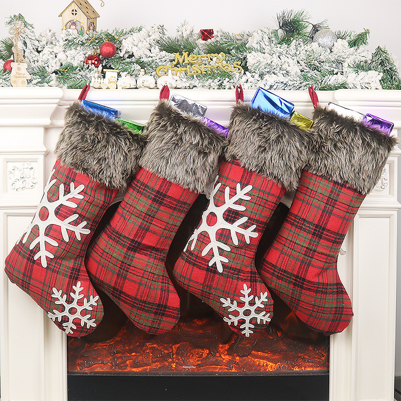 Christmas presents Christmas tree Christmas tree Christmas hanging gift bags