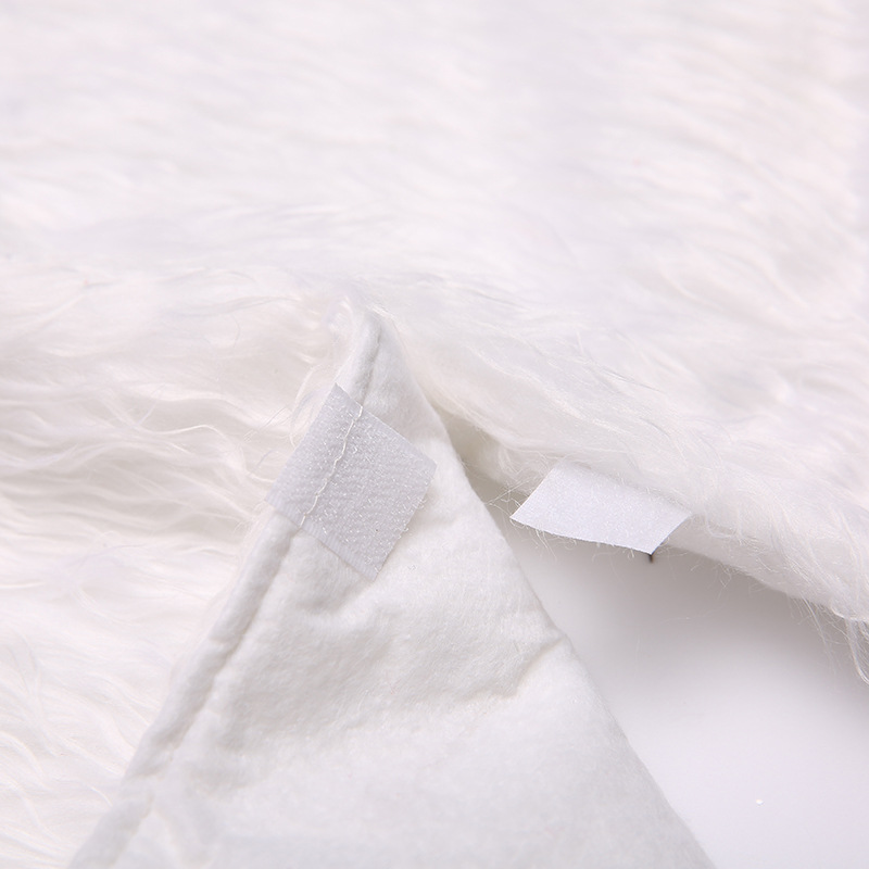 Christmas tree skirts Pure white long hair Christmas tree Hotel shopping mall home presents Christmas tree feet Christmas tree skirts Pure white long hair Christmas tree Hotel shopping mall home presents Christmas tree feet