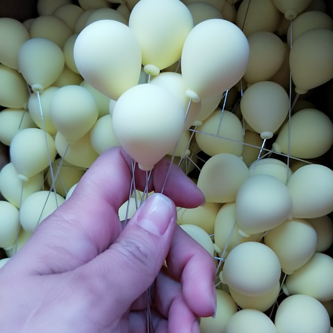 Xinrui Balloon Baking Decoration Ins Style Cake Clay Balloon Dessert Trolley Air Outlet Decoration Balloon