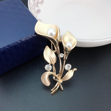 The Korean version of The popular fashion beauty trumpet set diamond and pearl brooch silk scarf button accessories clothing accessories
