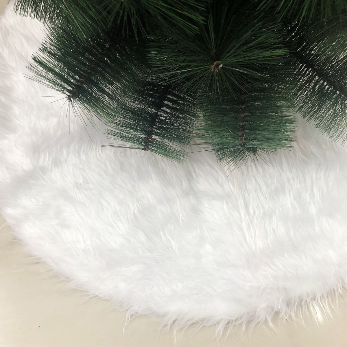 Christmas tree skirt Pure white long hair Christmas tree skirt 78 90 122cm Christmas tree decoration tree skirt Christmas tree skirt Pure white long hair Christmas tree skirt 78 90 122cm Christmas tree decoration tree skirt