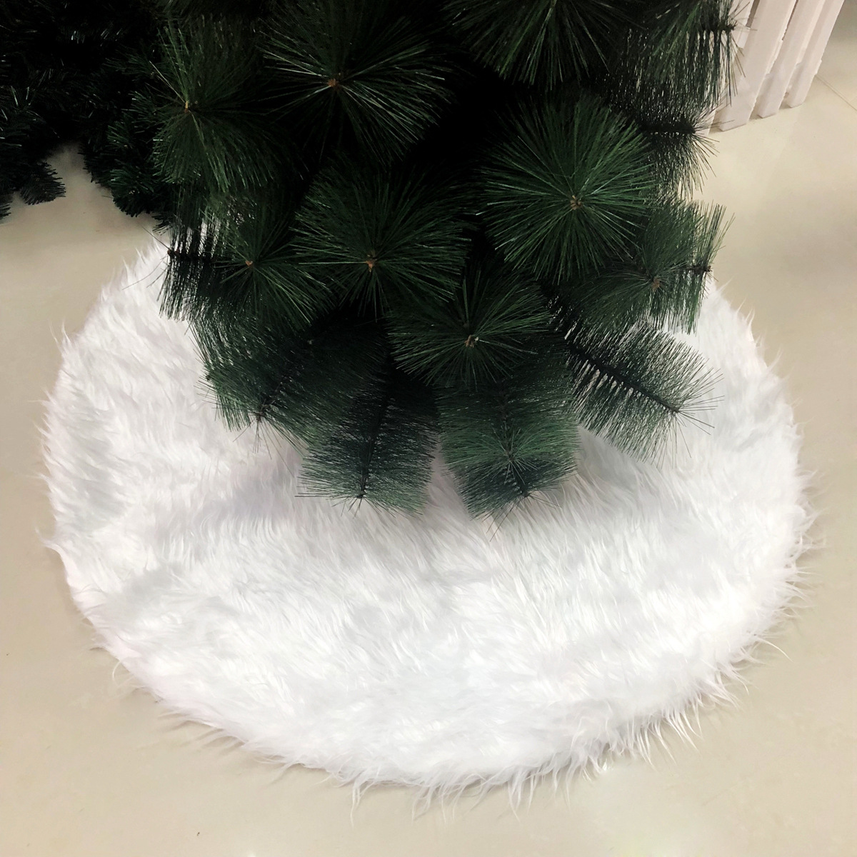 Christmas tree skirt Pure white long hair Christmas tree skirt 78 90 122cm Christmas tree decoration tree skirt Christmas tree skirt Pure white long hair Christmas tree skirt 78 90 122cm Christmas tree decoration tree skirt