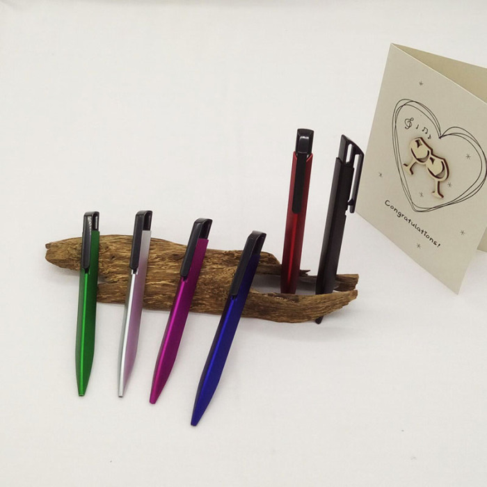 China made high-grade color paint triangle pen pen ball point pen China made high-grade color paint triangle pen pen ball point pen