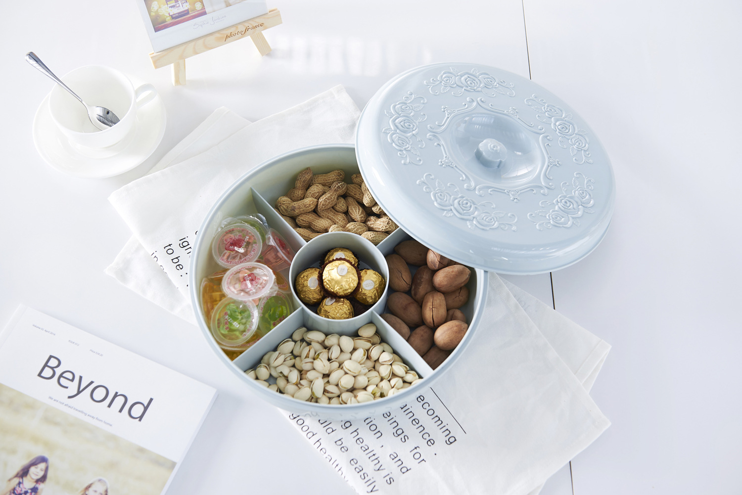 Wedding Gifts Household Grid round with Lid Candy Box Living Room Plastic Combination Dried Fruit and Melon Seeds Fruit Plate