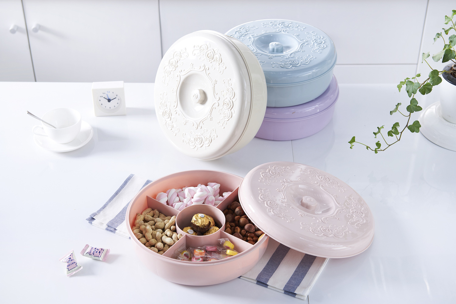 Wedding Gifts Household Grid round with Lid Candy Box Living Room Plastic Combination Dried Fruit and Melon Seeds Fruit Plate