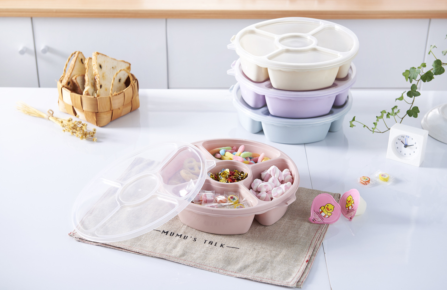 Wedding Gifts Household Grid round with Lid Candy Box Living Room Plastic Combination Dried Fruit and Melon Seeds Fruit Plate