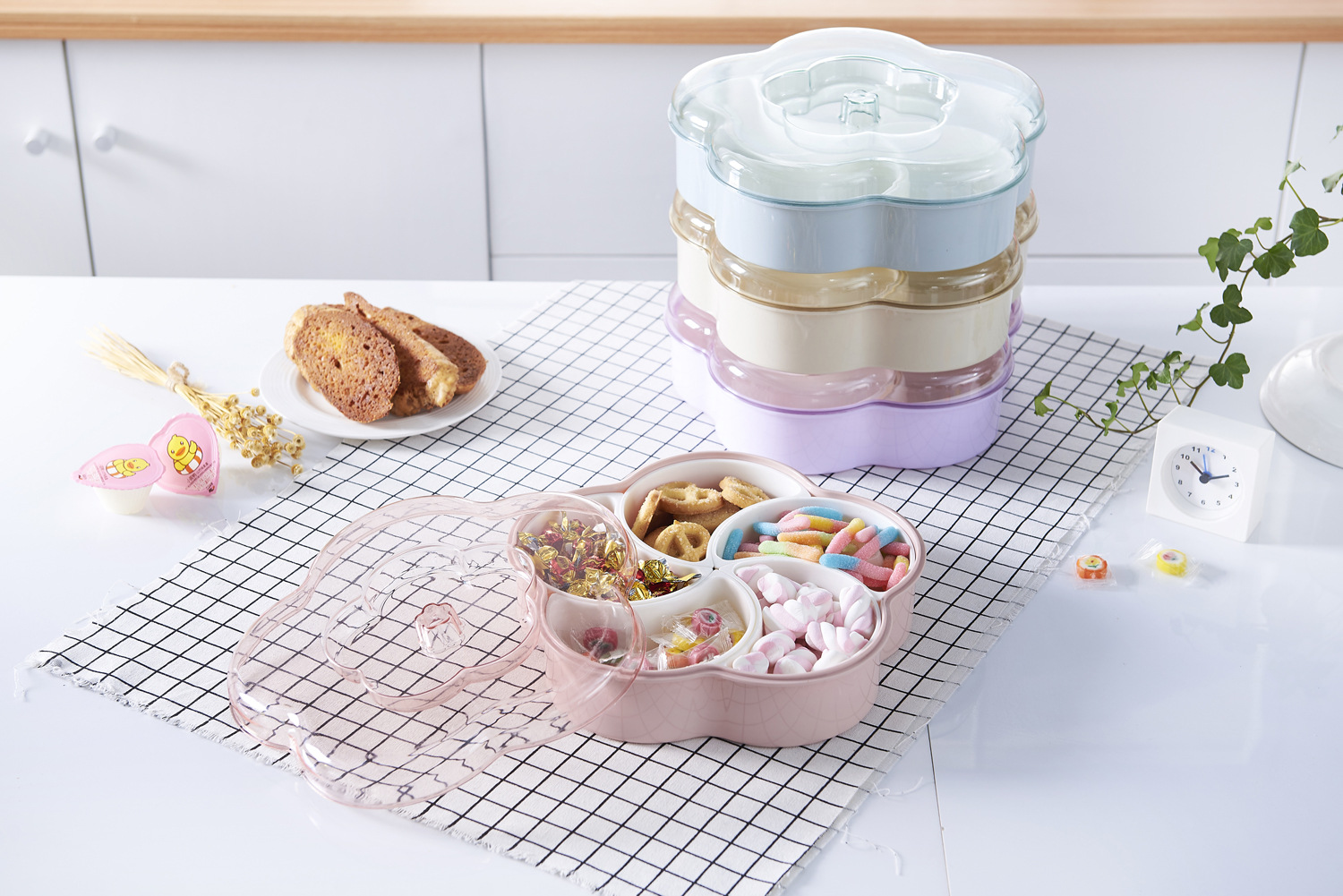 Wedding Gifts Household Grid round with Lid Candy Box Living Room Plastic Combination Dried Fruit and Melon Seeds Fruit Plate