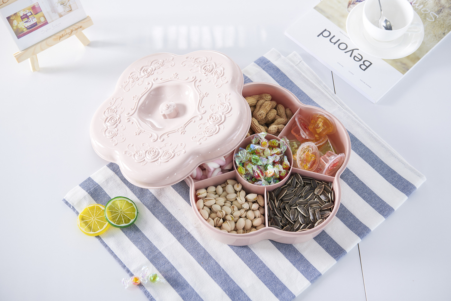 Wedding Gifts Household Grid round with Lid Candy Box Living Room Plastic Combination Dried Fruit and Melon Seeds Fruit Plate