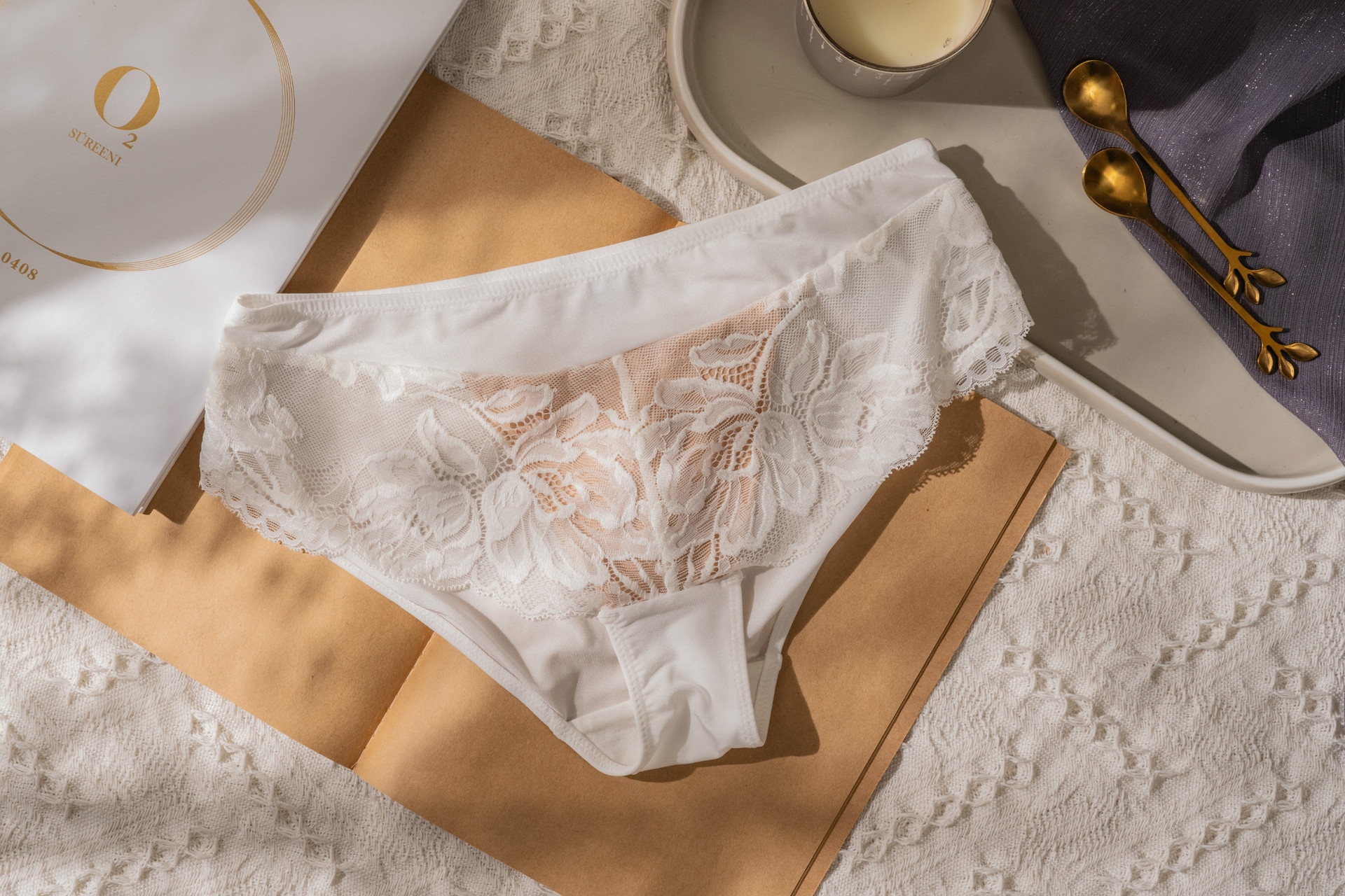 French Underwear Sexy Lace Bra Set Ladies Underwired Girl Bra Lightweight Triangle Cup European and American New French Underwear Sexy Lace Bra Set Ladies Underwired Girl Bra Lightweight Triangle Cup European and American New