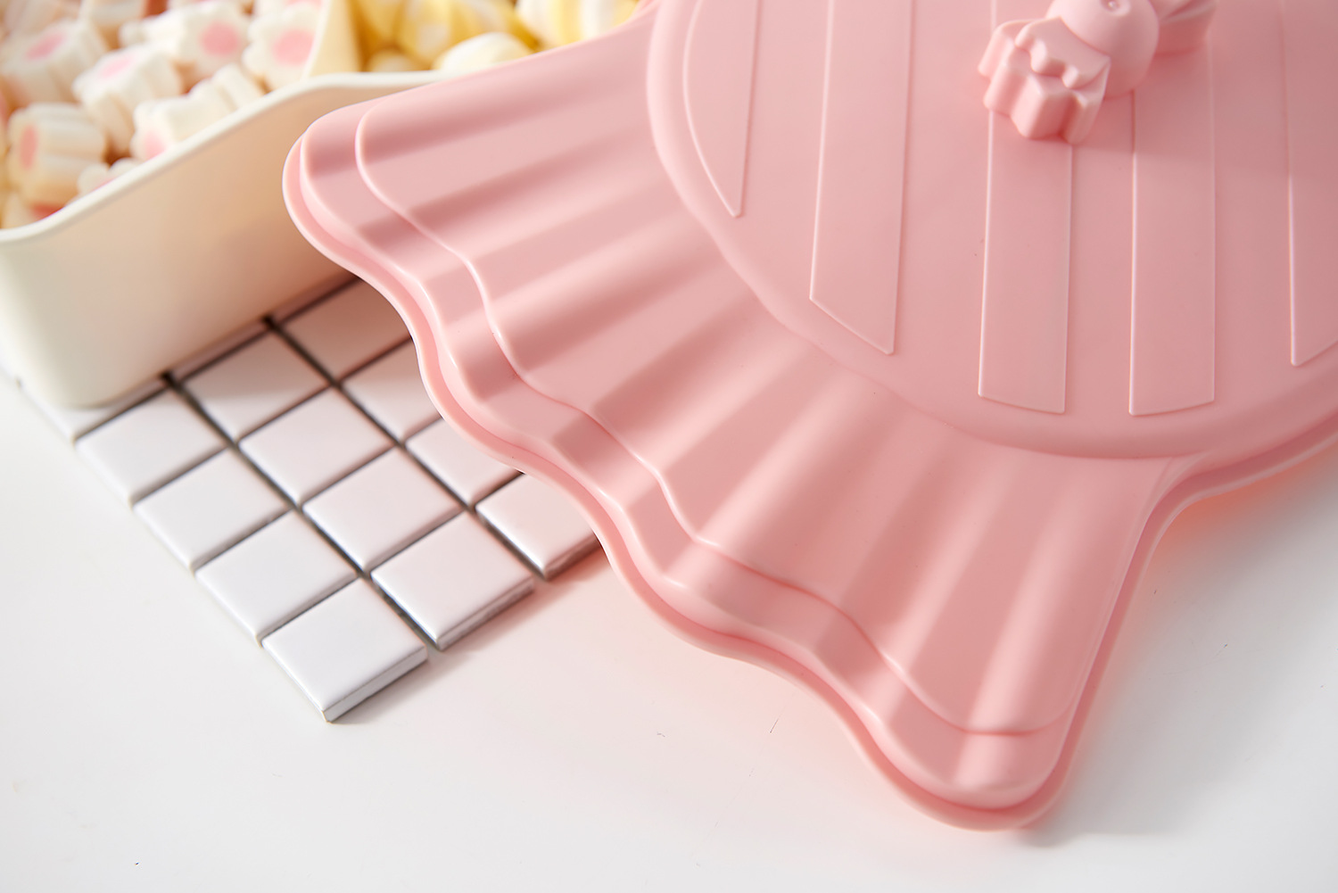 Modern Creative Dried Fruit Box Grid with Lid Nut Box Candy Box Household Living Room Coffee Table Melon Seeds Snack Dried Fruit Plate Modern Creative Dried Fruit Box Grid with Lid Nut Box Candy Box Household Living Room Coffee Table Melon Seeds Snack Dried Fruit Plate