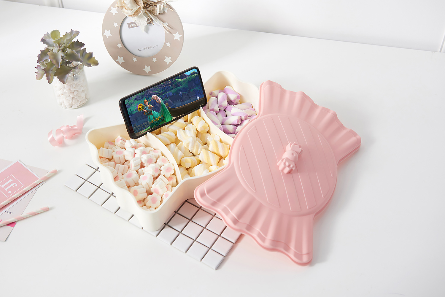 Modern Creative Dried Fruit Box Grid with Lid Nut Box Candy Box Household Living Room Coffee Table Melon Seeds Snack Dried Fruit Plate Modern Creative Dried Fruit Box Grid with Lid Nut Box Candy Box Household Living Room Coffee Table Melon Seeds Snack Dried Fruit Plate