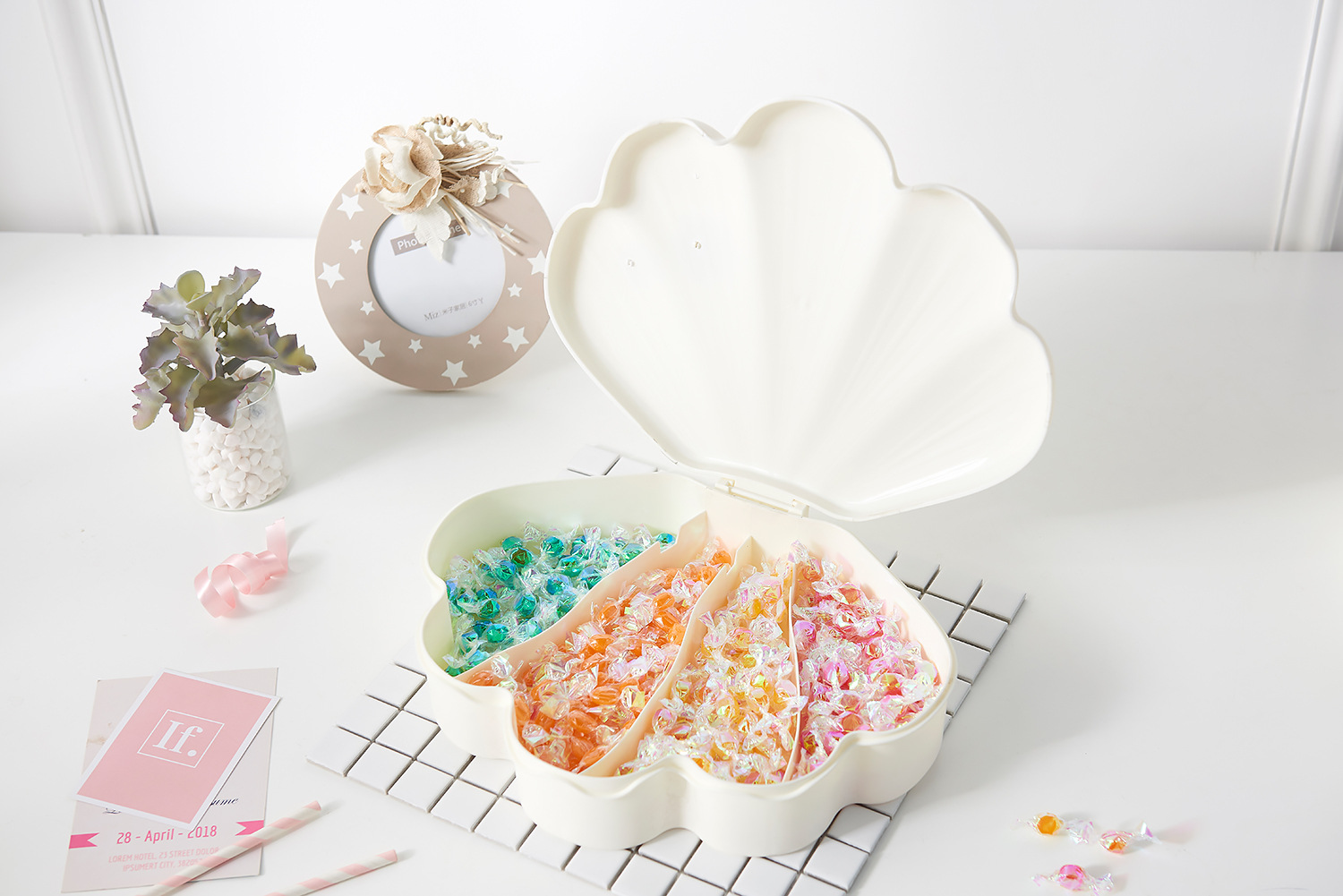 Shell Light Luxury Candy Box Compartment Snack Box Dried Fruit Tray Shell Melon Seeds Plate Handphone-Friendly Dried Fruit Box
