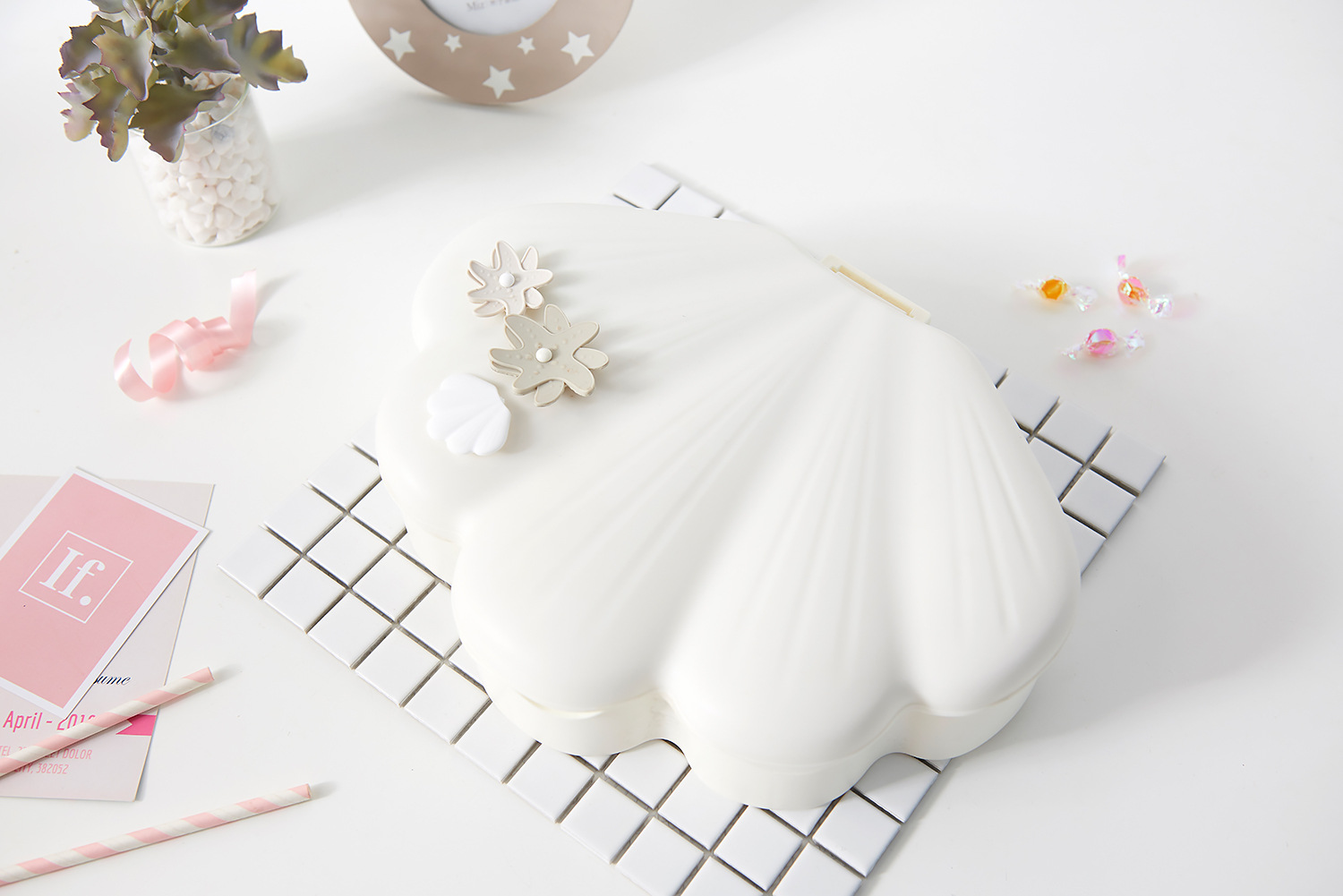 Shell Light Luxury Candy Box Compartment Snack Box Dried Fruit Tray Shell Melon Seeds Plate Handphone-Friendly Dried Fruit Box