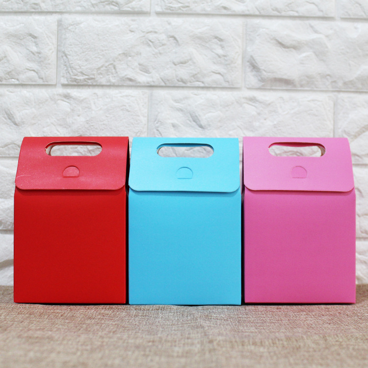 Clamshell kraft paper carrying box spot snack candy box dry fruit tea wrapping gift paper bag can be launched Clamshell kraft paper carrying box spot snack candy box dry fruit tea wrapping gift paper bag can be launched