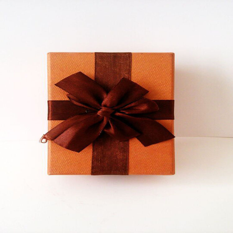 Custom candy box tiandi cover gift box special paper gift box sent to his girlfriend high-quality color printing box