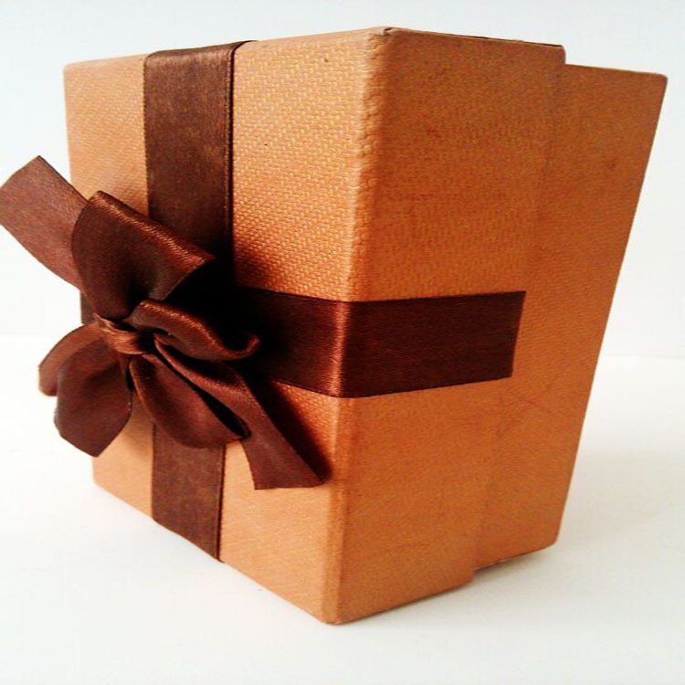 Custom candy box tiandi cover gift box special paper gift box sent to his girlfriend high-quality color printing box