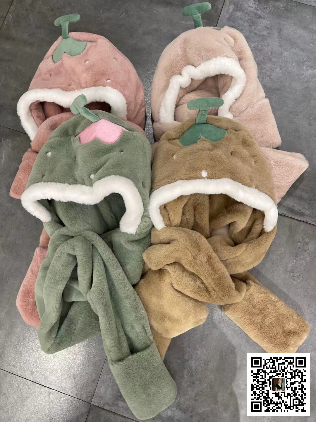 Animal Hat Three-Piece Strawberry Warm, Soft, Comfortable, Beautiful and Elegant
