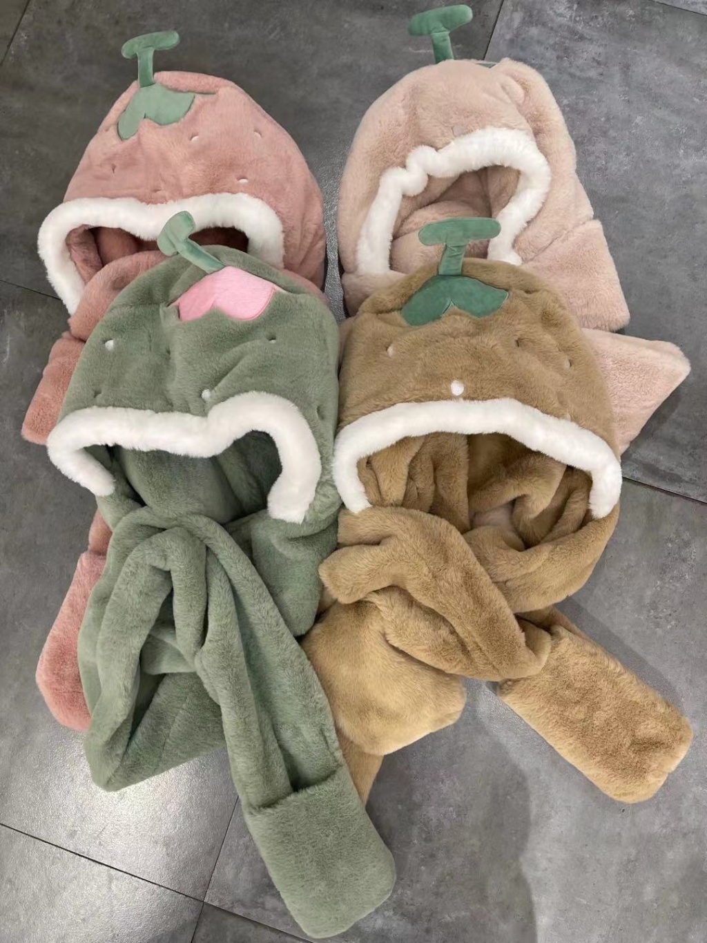 Animal Hat Three-Piece Strawberry Warm, Soft, Comfortable, Beautiful and Elegant