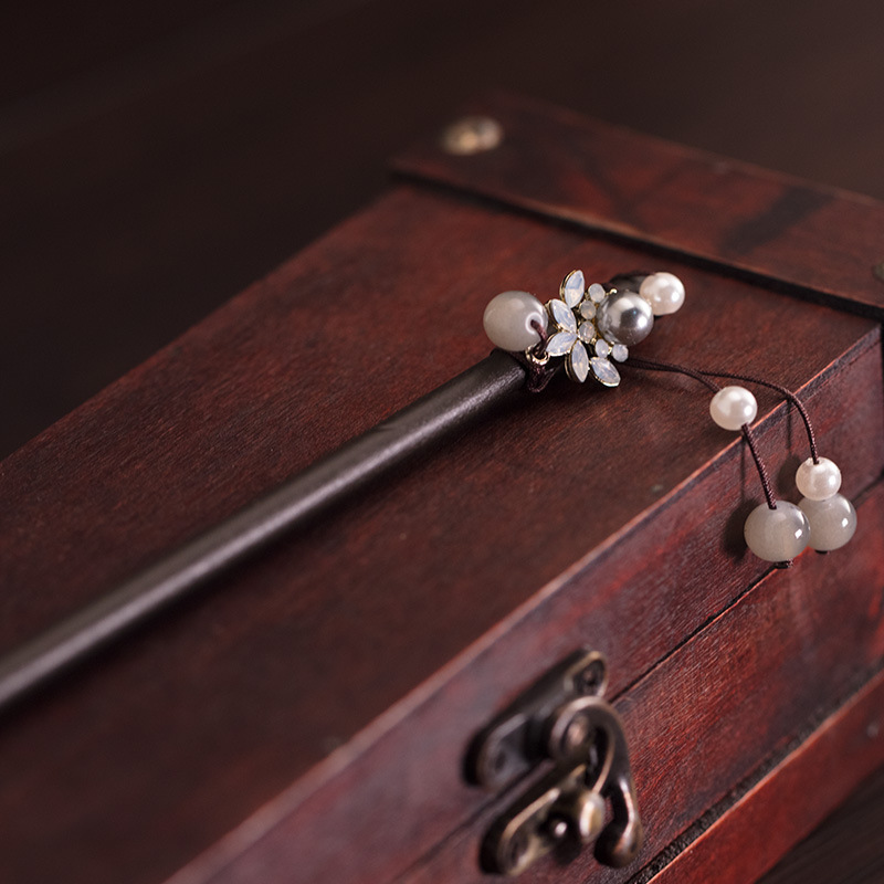 Antique Hairpin Female Classical White Flower Freshwater Pearl Hair Clasp Updo Hair Accessories Headdress Hairpin