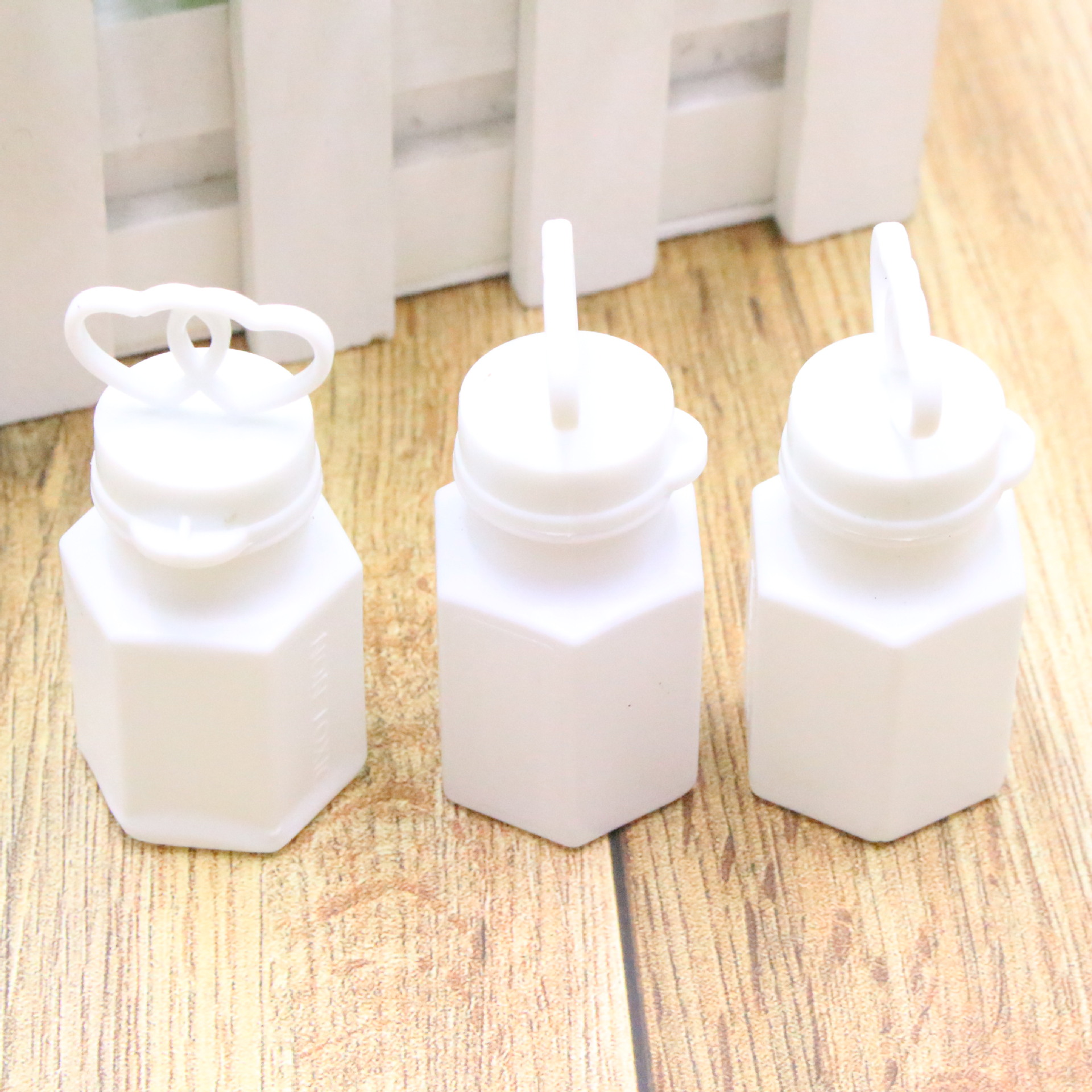 Love Tube Bubble Water Bubble Wand Fire Extinguisher Bottles Wedding Christmas Decoration Wedding Bubbles Wine Bottle Love Tube Bubble Water Bubble Wand Fire Extinguisher Bottles Wedding Christmas Decoration Wedding Bubbles Wine Bottle