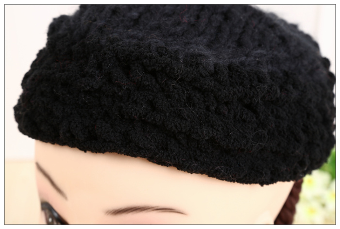 The black hand knitting knitting wool knitting hat is popular in the non - state hand weaving wig yarn.