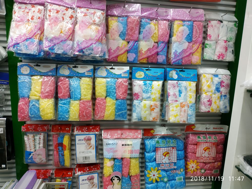 Disposable shower cap PE head cover household hotel shower cap Disposable shower cap PE head cover household hotel shower cap