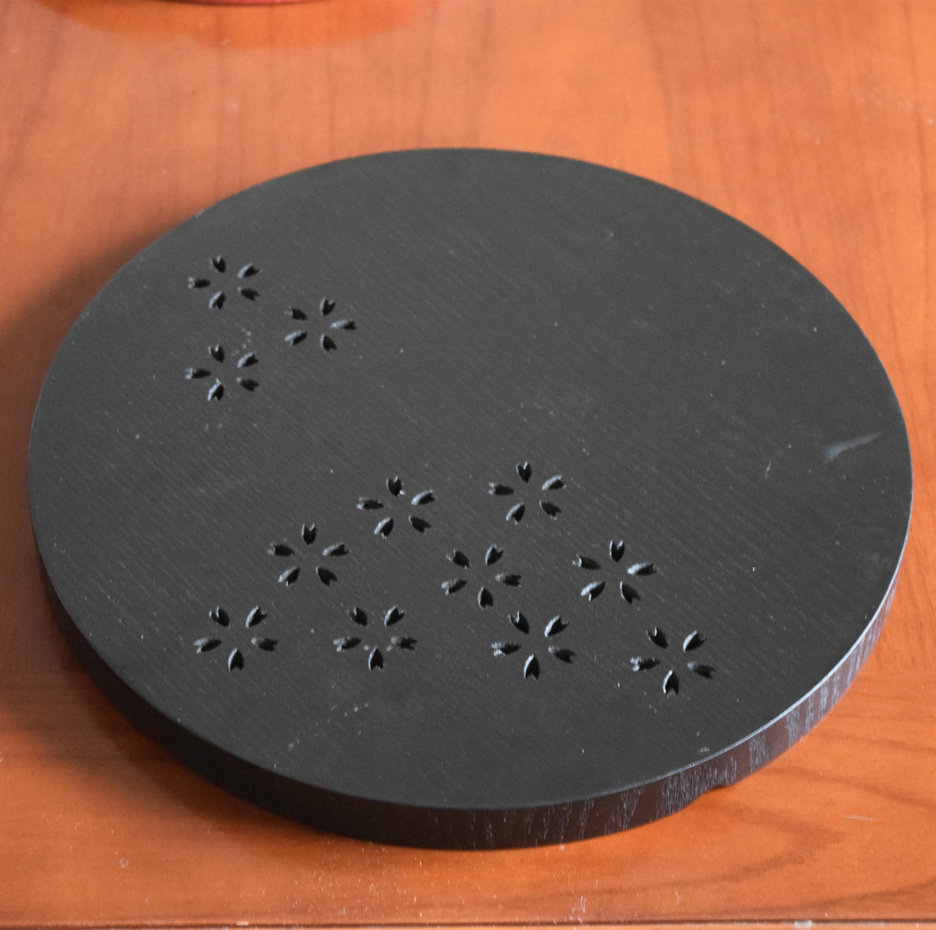 Cherry Blossom Hollow Wood Dish Tea Tray Solid Wood Fruit Dish Hotel Supplies Tray Plate Cherry Blossom Hollow Wood Dish Tea Tray Solid Wood Fruit Dish Hotel Supplies Tray Plate