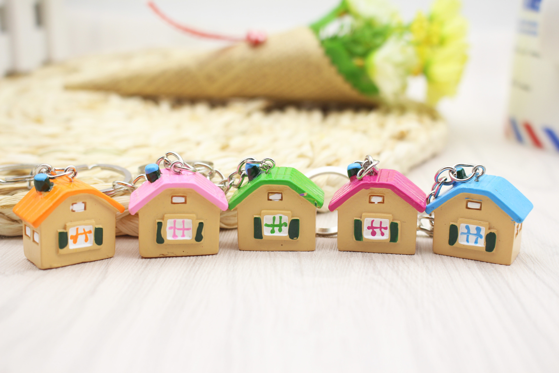 New product cute and delicate small house key chain bag hang decoration creative gift two yuan store supply. New product cute and delicate small house key chain bag hang decoration creative gift two yuan store supply.