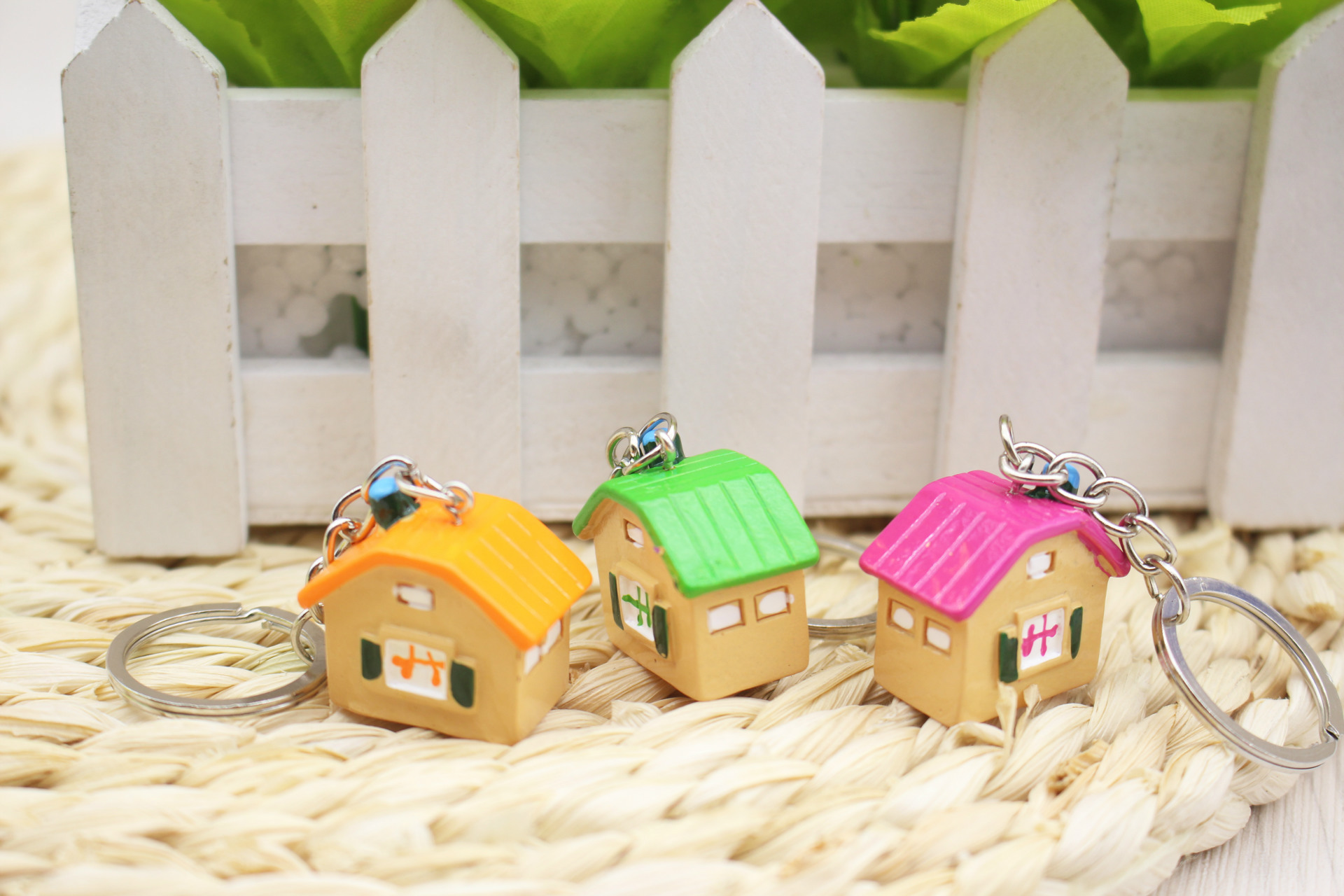 New product cute and delicate small house key chain bag hang decoration creative gift two yuan store supply. New product cute and delicate small house key chain bag hang decoration creative gift two yuan store supply.