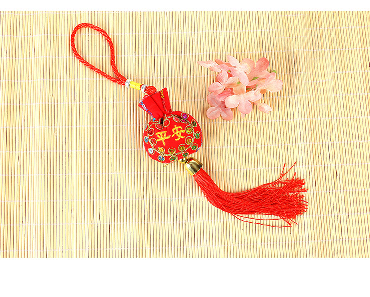 Pure hand embroidery national wind pendant sachet Dragon Boat Festival Chinese knot tassel ingot ping an fu car hang wholesale