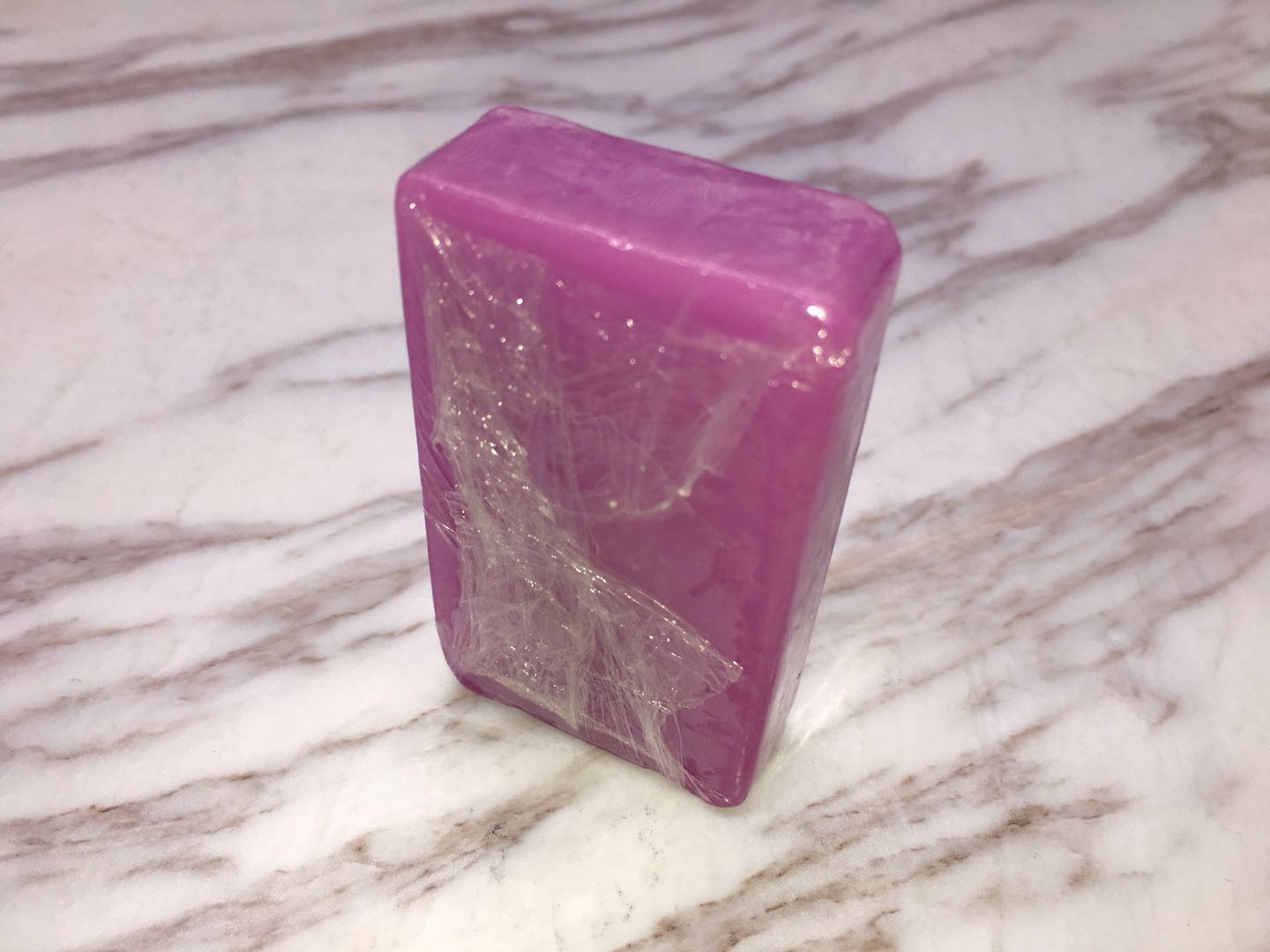 Purple hotel disposable soap room disposable soap.
