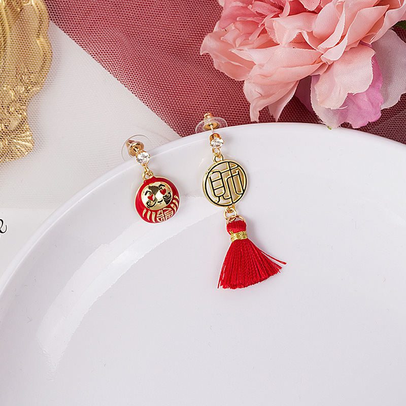 Sterling Silver Needle Fashion Creative Asymmetric Chinese Knot Lucky Cat Lantern Earrings for New Year XI Character Bridal Earrings Female