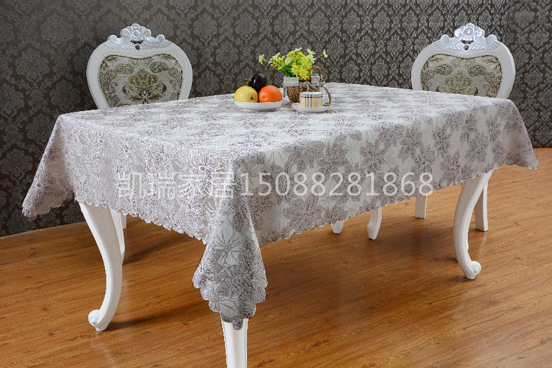 Produced and sold in Europe and the United States style high-grade gold maple tablecloth jacquard tablecloth Produced and sold in Europe and the United States style high-grade gold maple tablecloth jacquard tablecloth