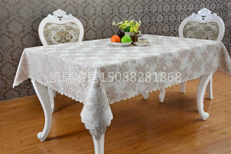 Produced and sold in Europe and the United States style high-grade gold maple tablecloth jacquard tablecloth Produced and sold in Europe and the United States style high-grade gold maple tablecloth jacquard tablecloth