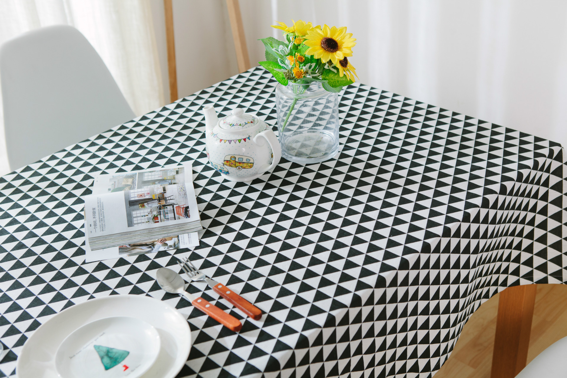 Geometric black triangle tablecloth waterproof linen European tablecloth table cloth