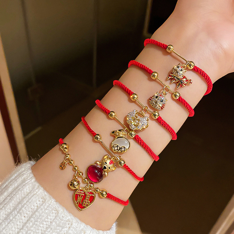 2021 New Year of the Year of the Tiger Red Rope Bracelet Female Woven Hand Strap Couple Fortune Red Chinese New Year Bracelet Female 2021 New Year of the Year of the Tiger Red Rope Bracelet Female Woven Hand Strap Couple Fortune Red Chinese New Year Bracelet Female
