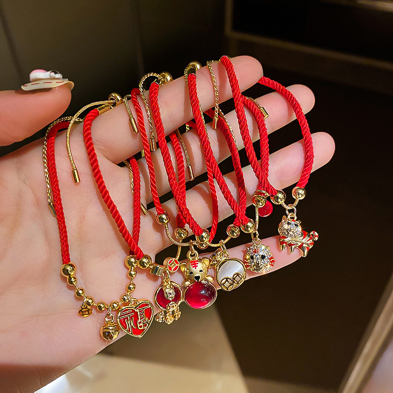 2021 New Year of the Year of the Tiger Red Rope Bracelet Female Woven Hand Strap Couple Fortune Red Chinese New Year Bracelet Female 2021 New Year of the Year of the Tiger Red Rope Bracelet Female Woven Hand Strap Couple Fortune Red Chinese New Year Bracelet Female