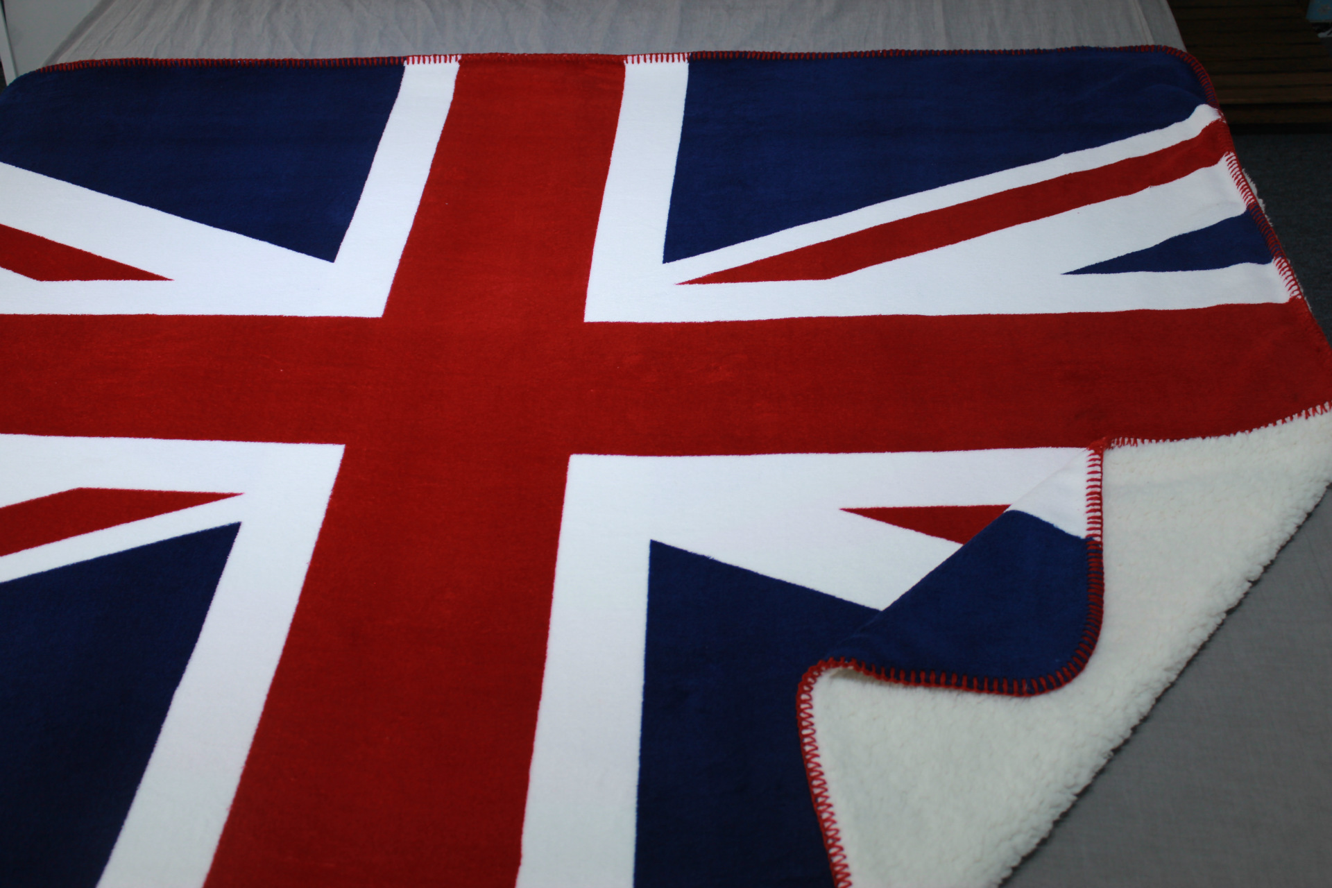 Available Foreign Trade UK Union Flag US Stars and Stripes Flag Canada Maple Leaf Flag Flannel DoubleLayer Blanket Available Foreign Trade UK Union Flag US Stars and Stripes Flag Canada Maple Leaf Flag Flannel DoubleLayer Blanket