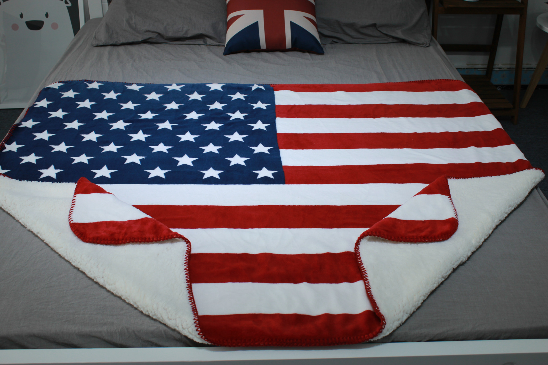 Available Foreign Trade UK Union Flag US Stars and Stripes Flag Canada Maple Leaf Flag Flannel DoubleLayer Blanket Available Foreign Trade UK Union Flag US Stars and Stripes Flag Canada Maple Leaf Flag Flannel DoubleLayer Blanket