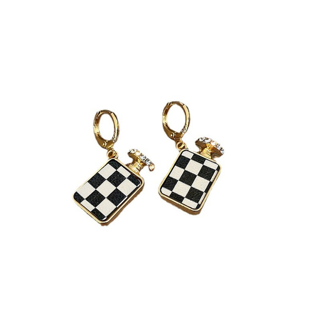 New Sterling Silver Needle Perfume Bottle Chessboard Lattice Ear Clip Korean Retro Internet Hot Temperamental Minority Design Earrings Fashion