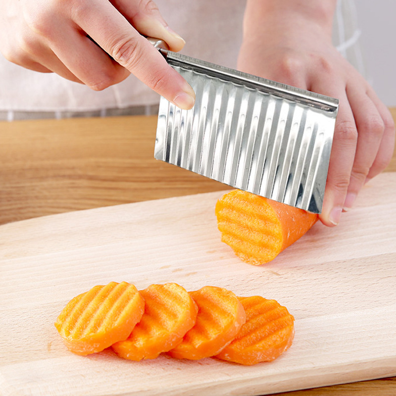 Wholesale Fancy Slice Wave Cutter Kitchen Knife Potato Chips Strip Cutter Household Wolf Tooth Potato Knife Ripple Knife
