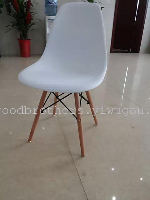 High Backrest Dining Chair Outdoor Chair Wooden Tripod, Pp Plastic Chair, Many Styles and Styles