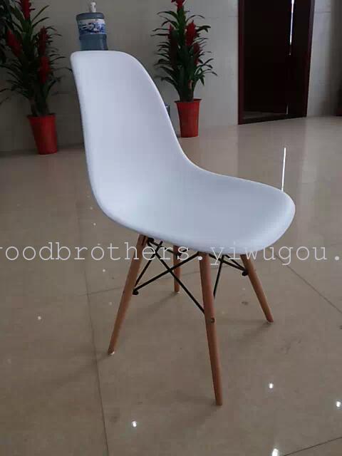 High Backrest Dining Chair Outdoor Chair Wooden Tripod, Pp Plastic Chair, Many Styles and Styles