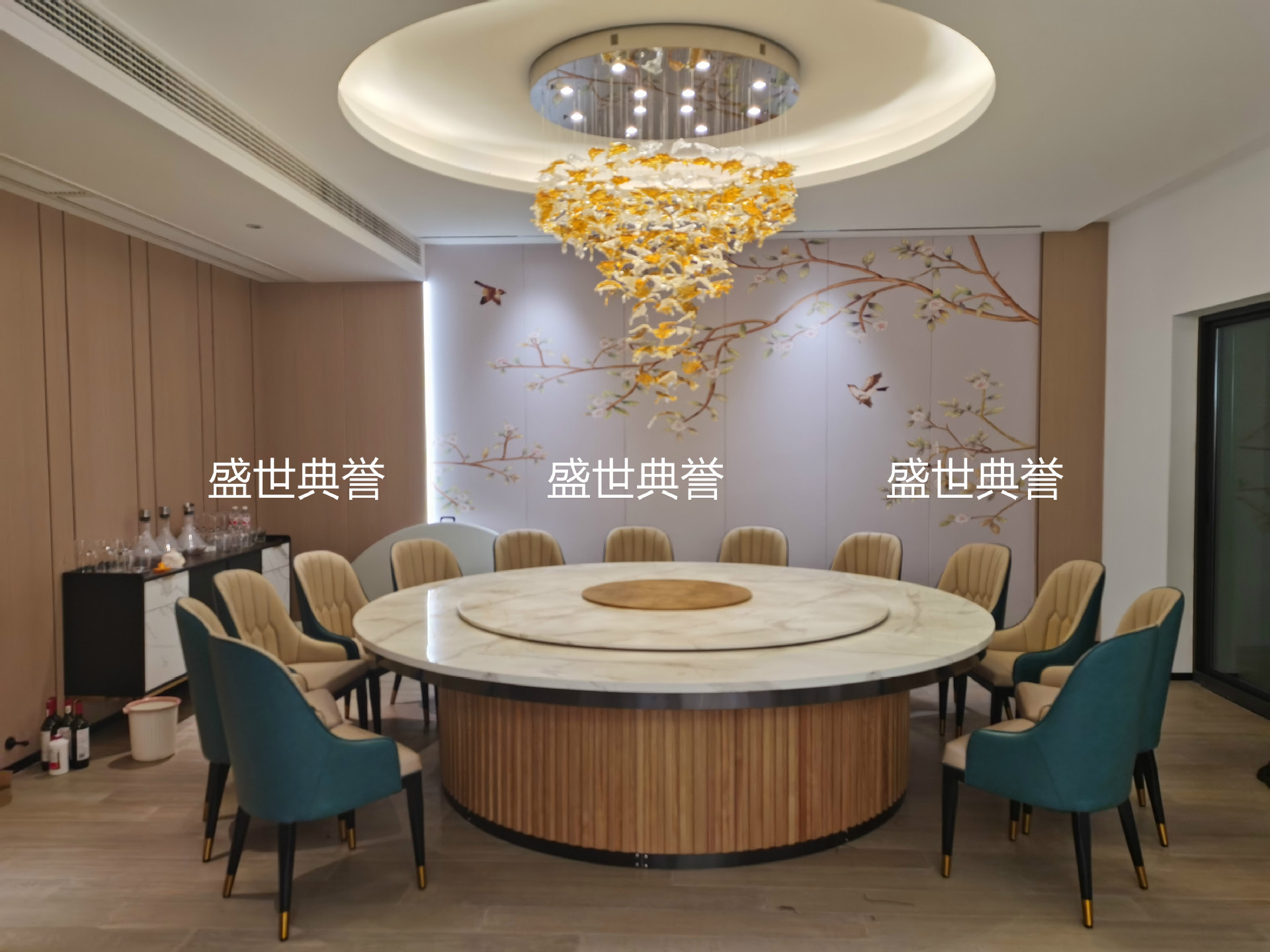 Hotel Modern Light Luxury Dining Table and Chair Seafood Restaurant Simple Creative Chair Club Metal Pineapple Chair