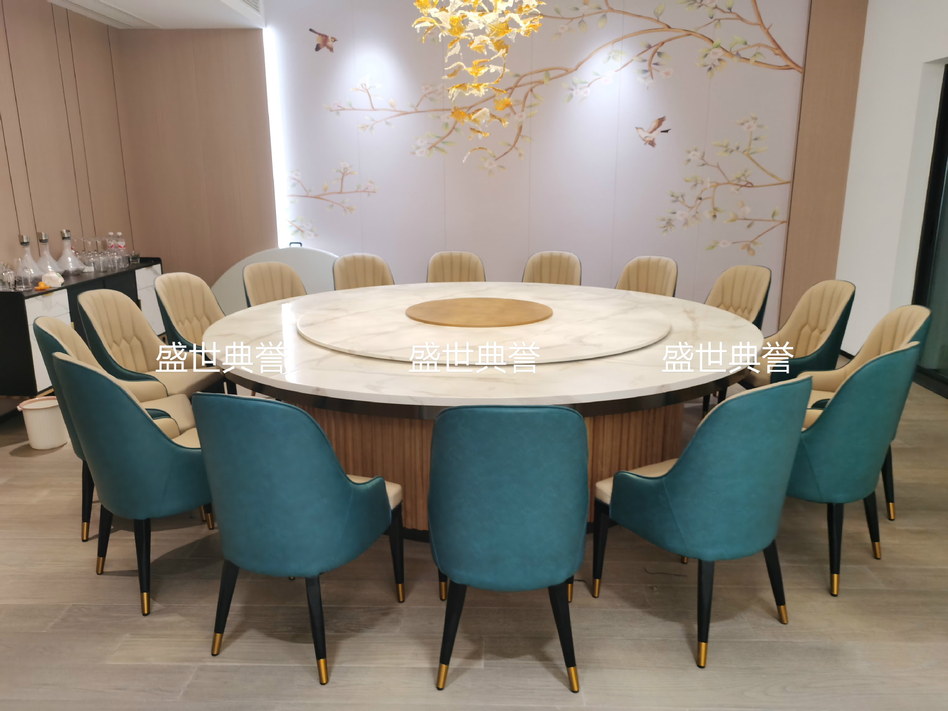 Hotel Modern Light Luxury Dining Table and Chair Seafood Restaurant Simple Creative Chair Club Metal Pineapple Chair