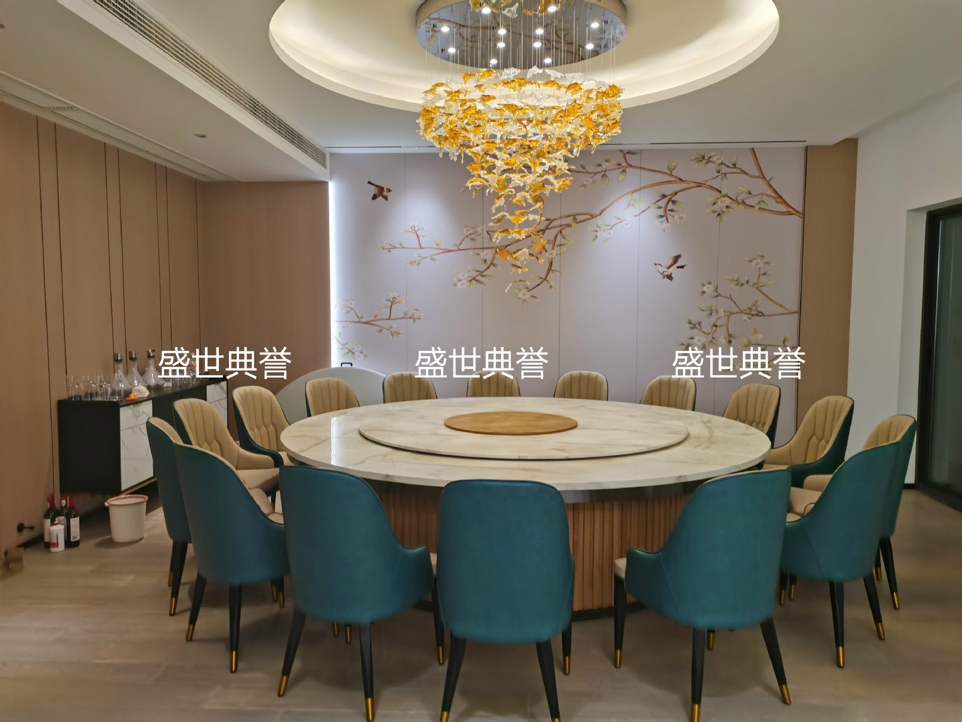 Hotel Modern Light Luxury Dining Table and Chair Seafood Restaurant Simple Creative Chair Club Metal Pineapple Chair