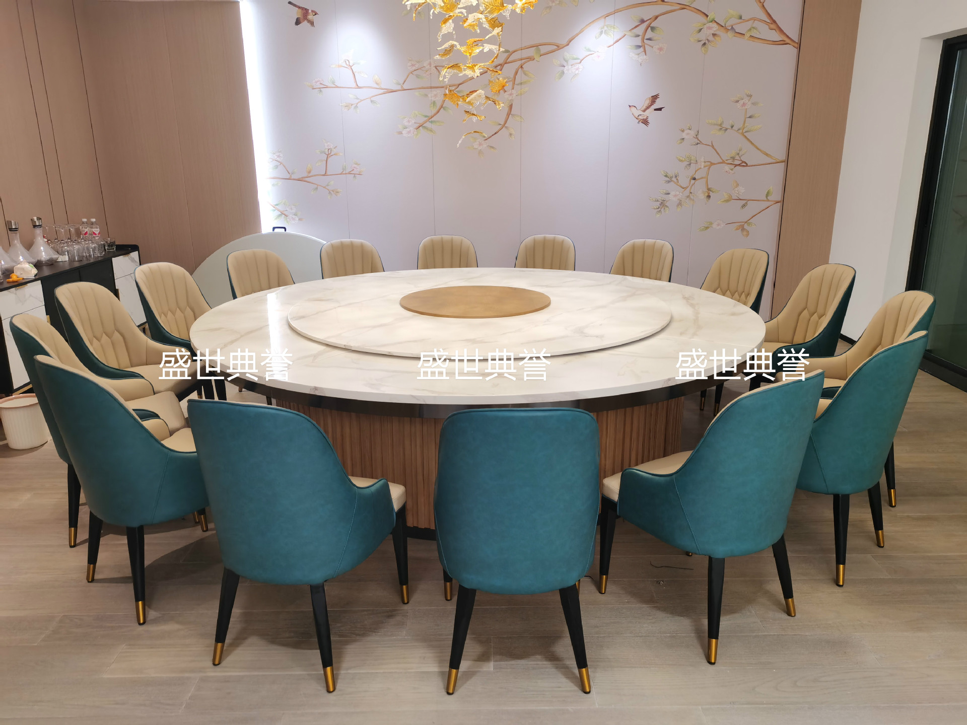 Hotel Modern Light Luxury Dining Table and Chair Seafood Restaurant Simple Creative Chair Club Metal Pineapple Chair
